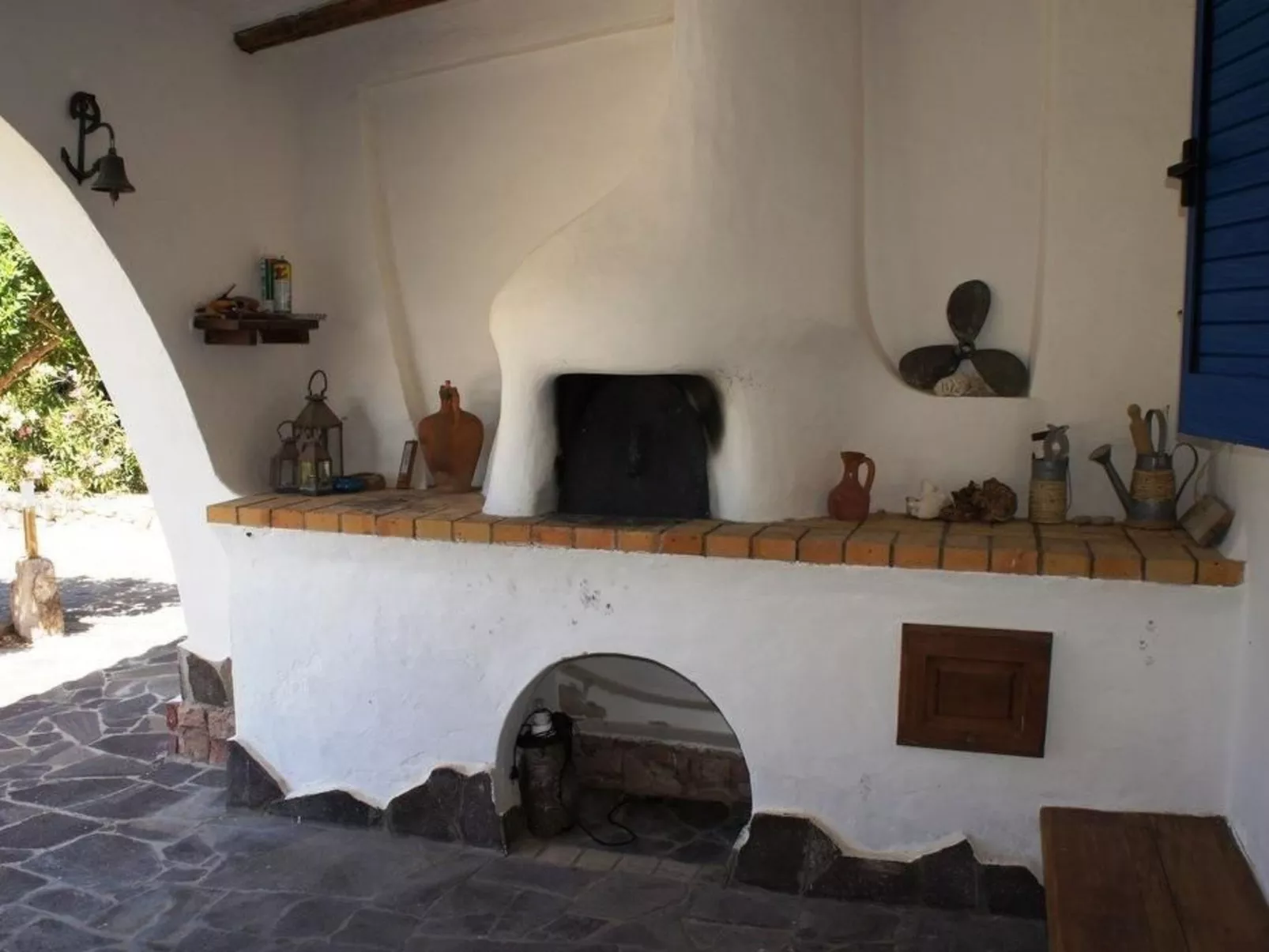 Haus in Calasetta mit Grill und Garten - Buiten