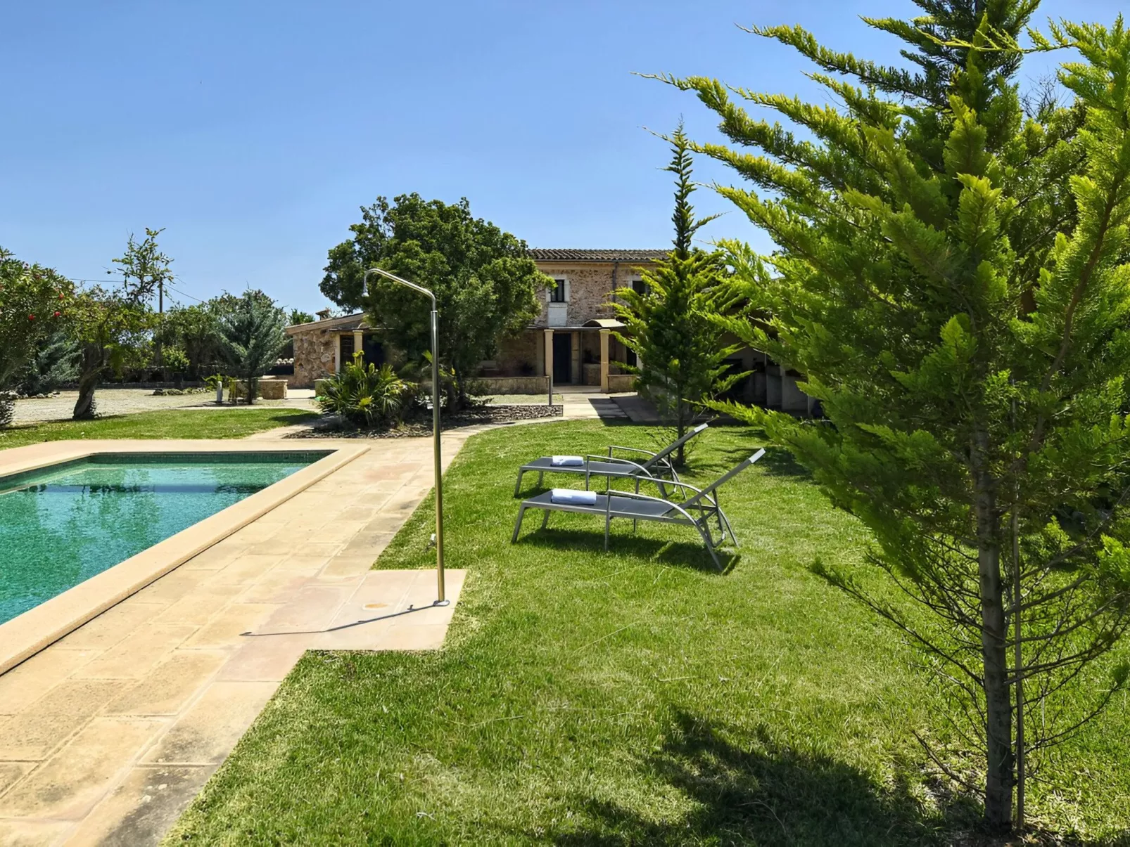 Restauriertes Landhaus in Búger - Buiten