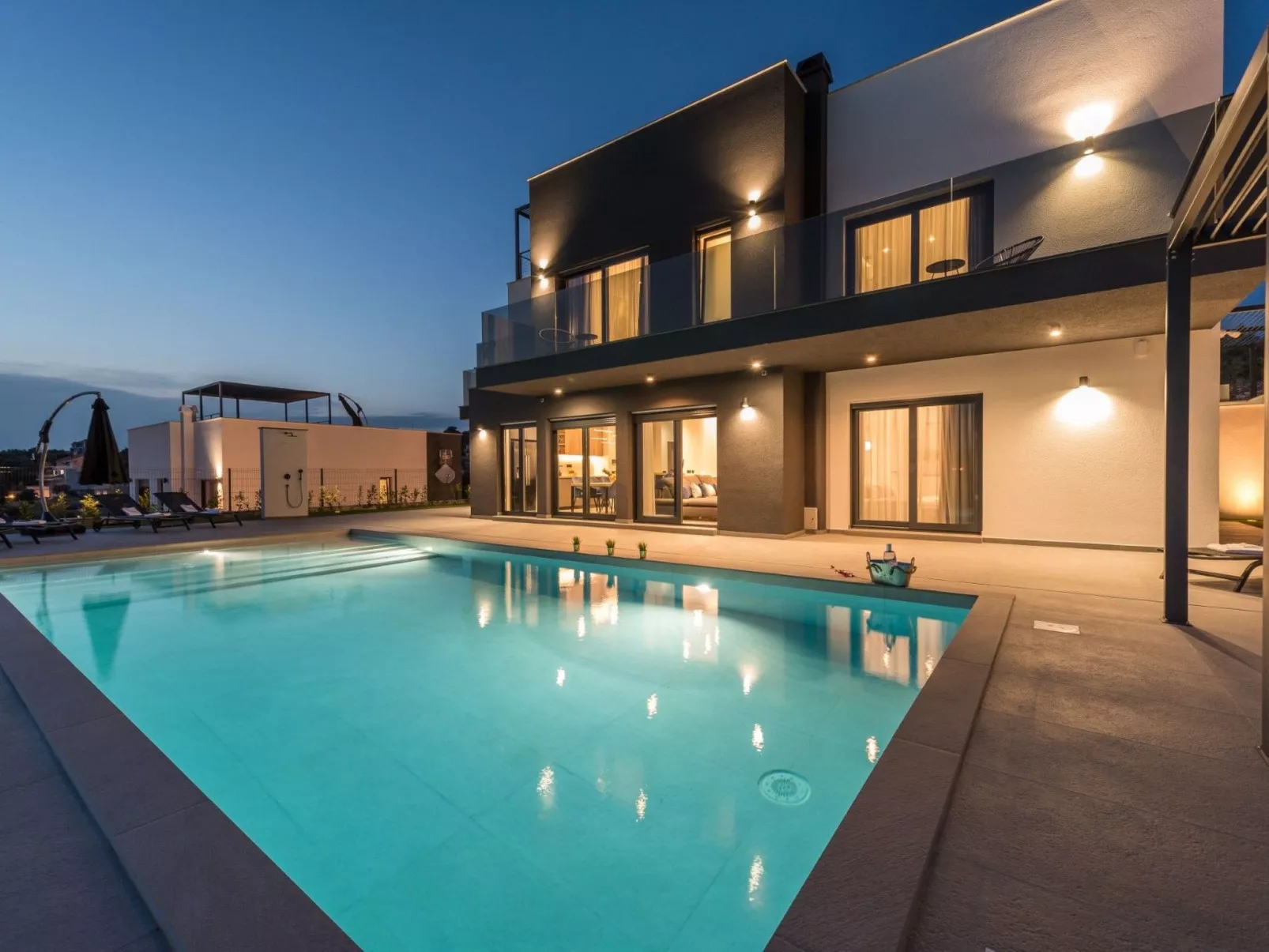 Ferienvilla "Villa Aria" mit Whirlpool - Binnen