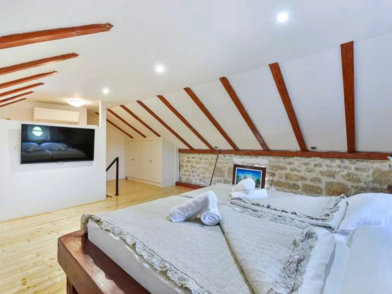 Villa Jacassa with heated pool and jacuzzi - Image-tags.info