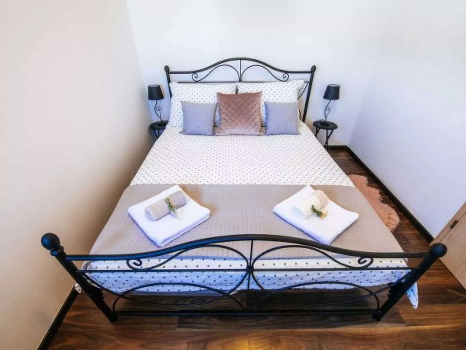 Villa Enna with heated pool - Image-tags.info