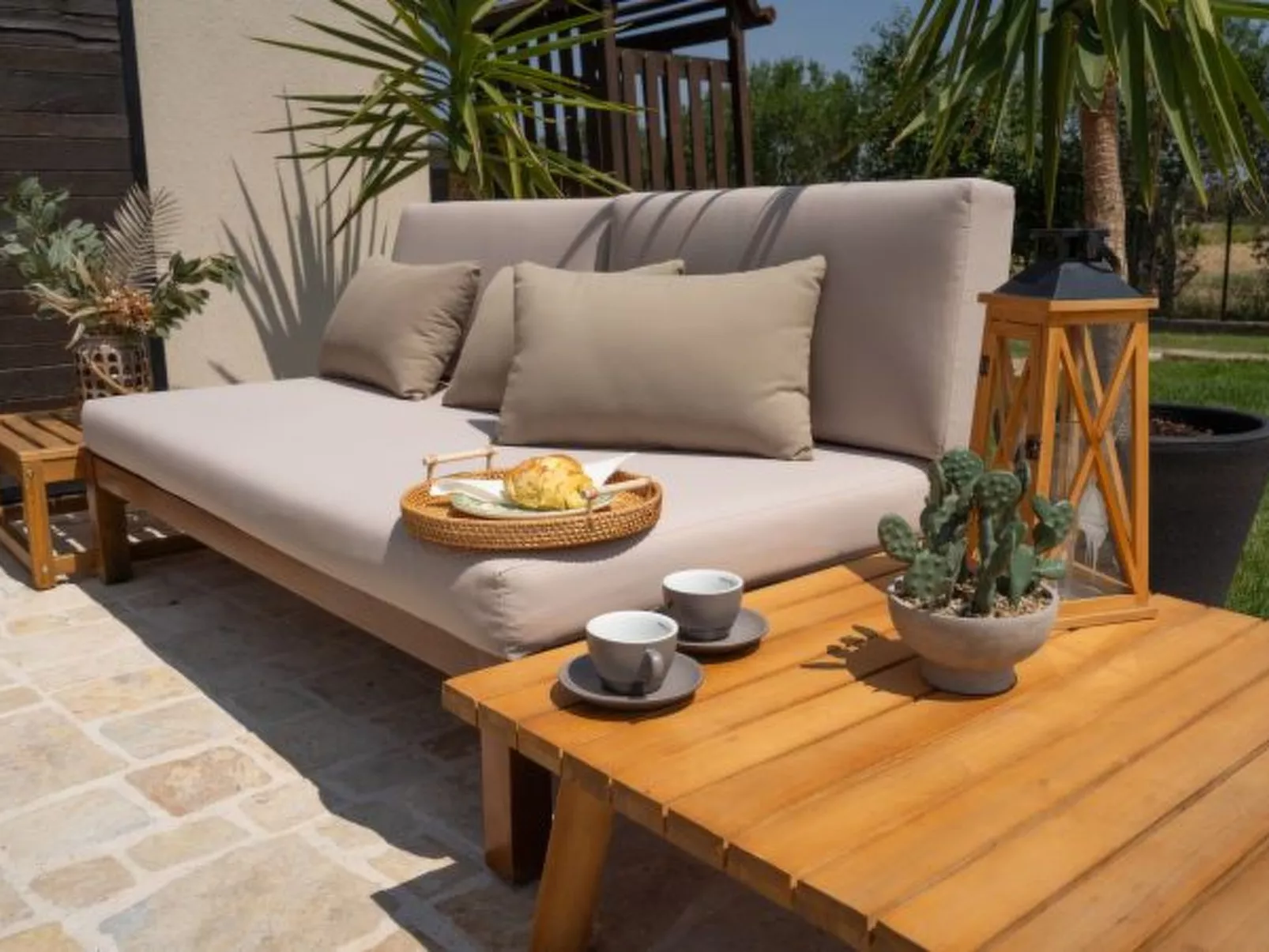 Villa Royal with heated pool - Image-tags.info