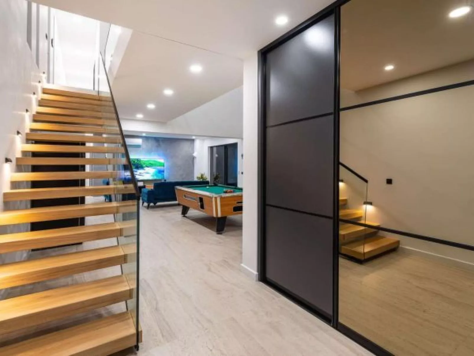 Villa Royal Hill with pool - Image-tags.info