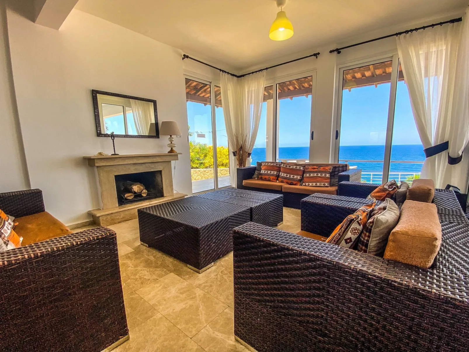 Villa "Meerblick" mit Infinity-Pool - Binnen