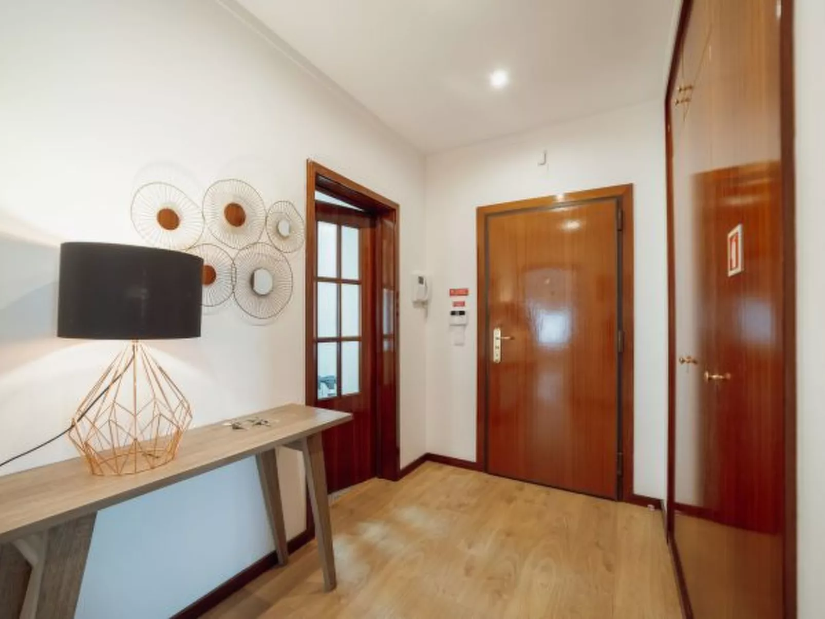 CITY CENTER GRAND SEA VIEW TERRACE by VACATIONY - Binnen