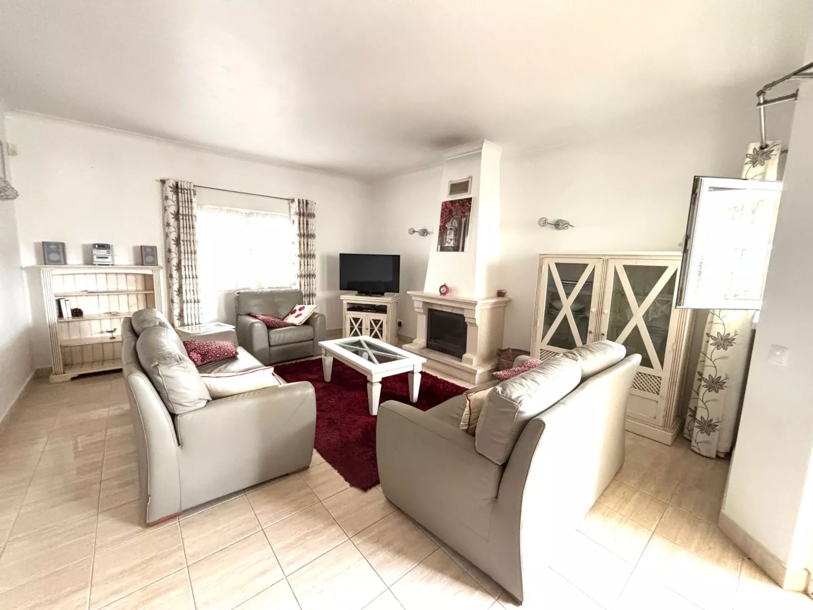 Mit beheiztem Pool - Binnen