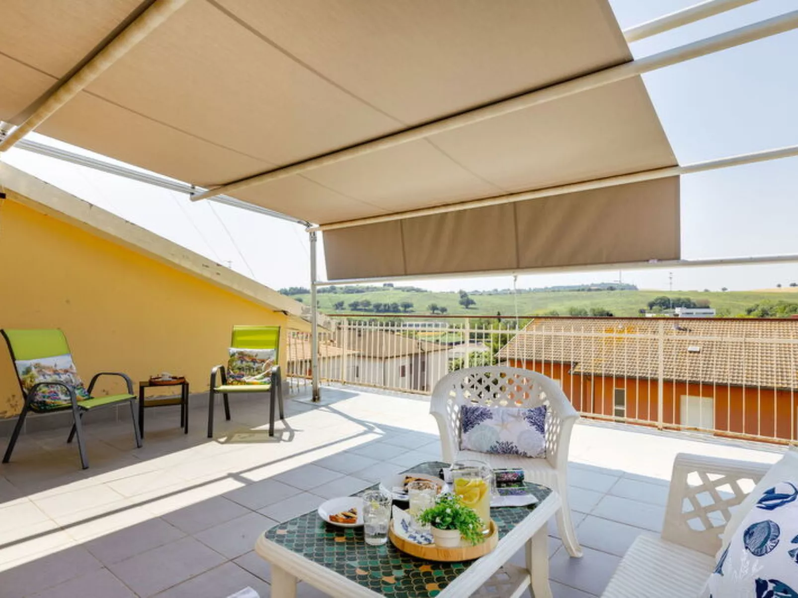 Sopraloreto Apartment - Buiten