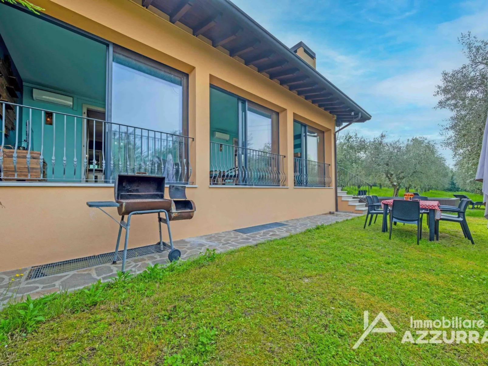 Villa i Roccoli, zwischen Olivenbäumen mit priva - Image-tags.info