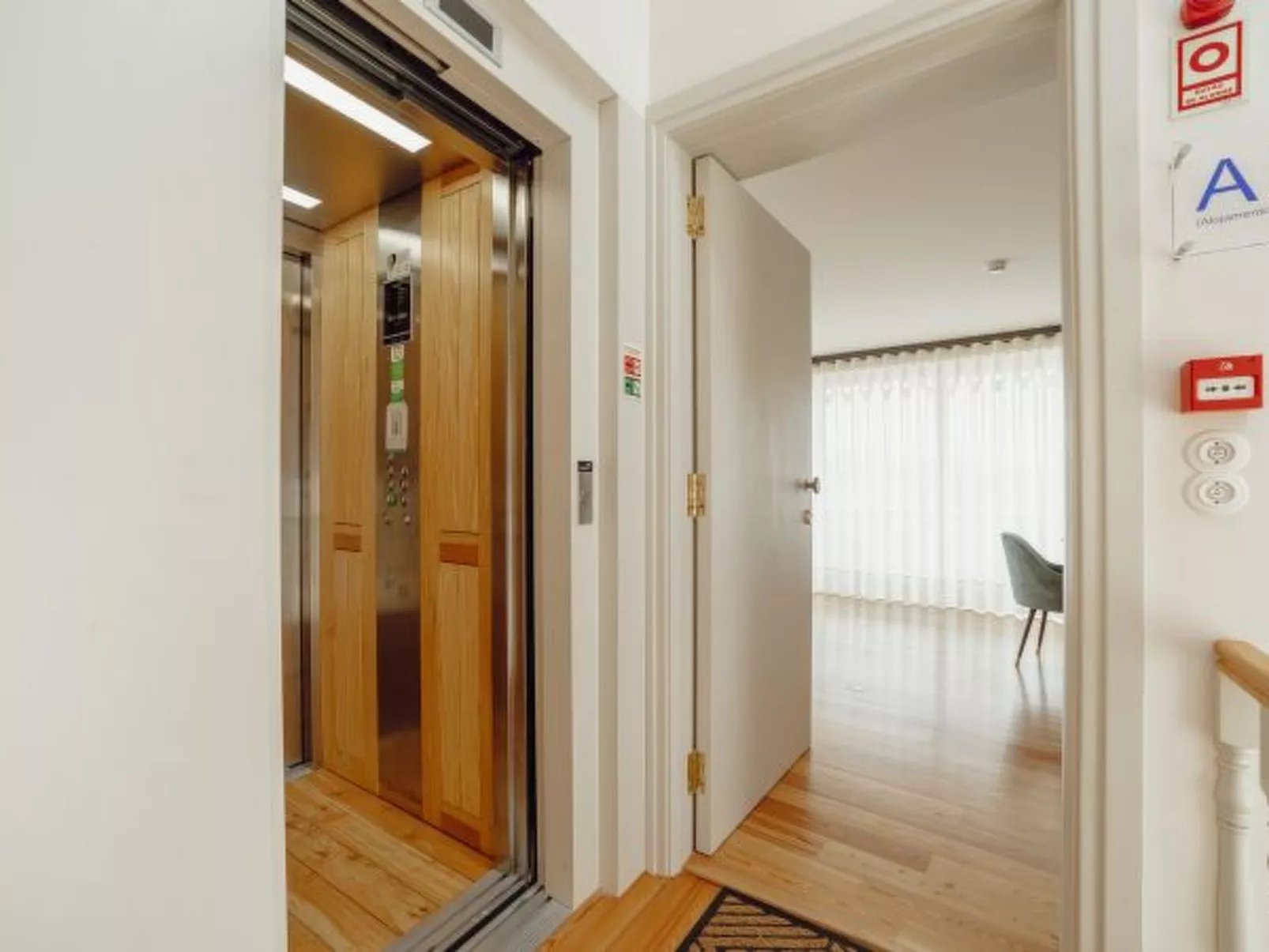 DOWNTOWN PENTHOUSE with RIVER VIEW by VACATIONY - Binnen