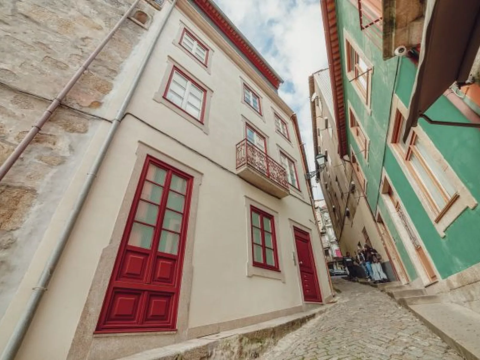 DOWNTOWN CLERIGOS with RIVER VIEW by VACATIONY - Buiten