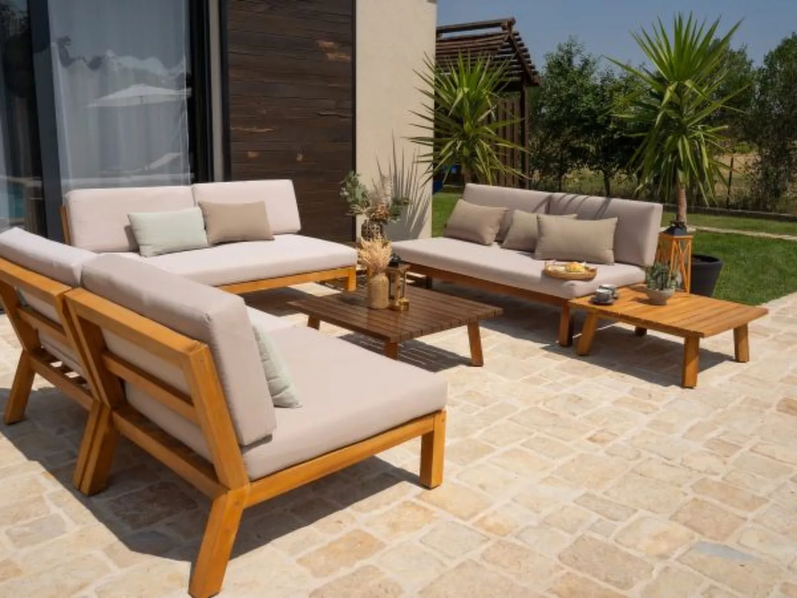 Villa Royal with heated pool - Image-tags.info