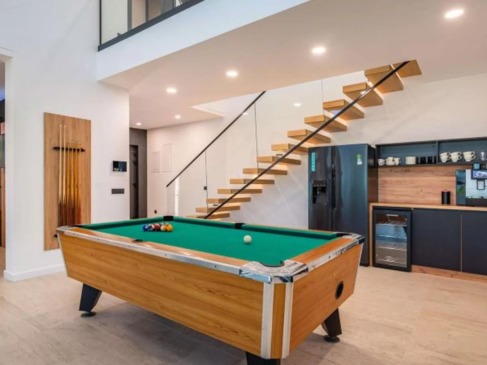 Villa Royal Hill with pool - Image-tags.info