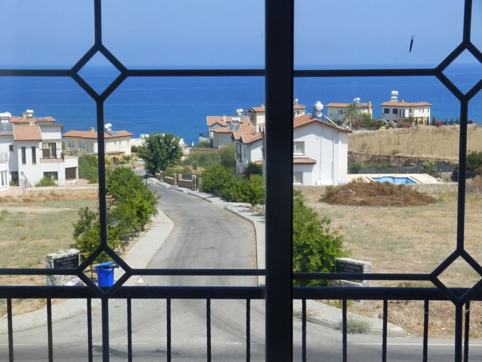 Ferienvilla mit Blick auf das Wasser - Buiten