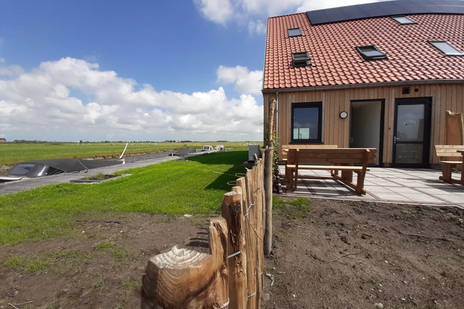 Friese Villa 1 in Leons-Buitenkant zomer