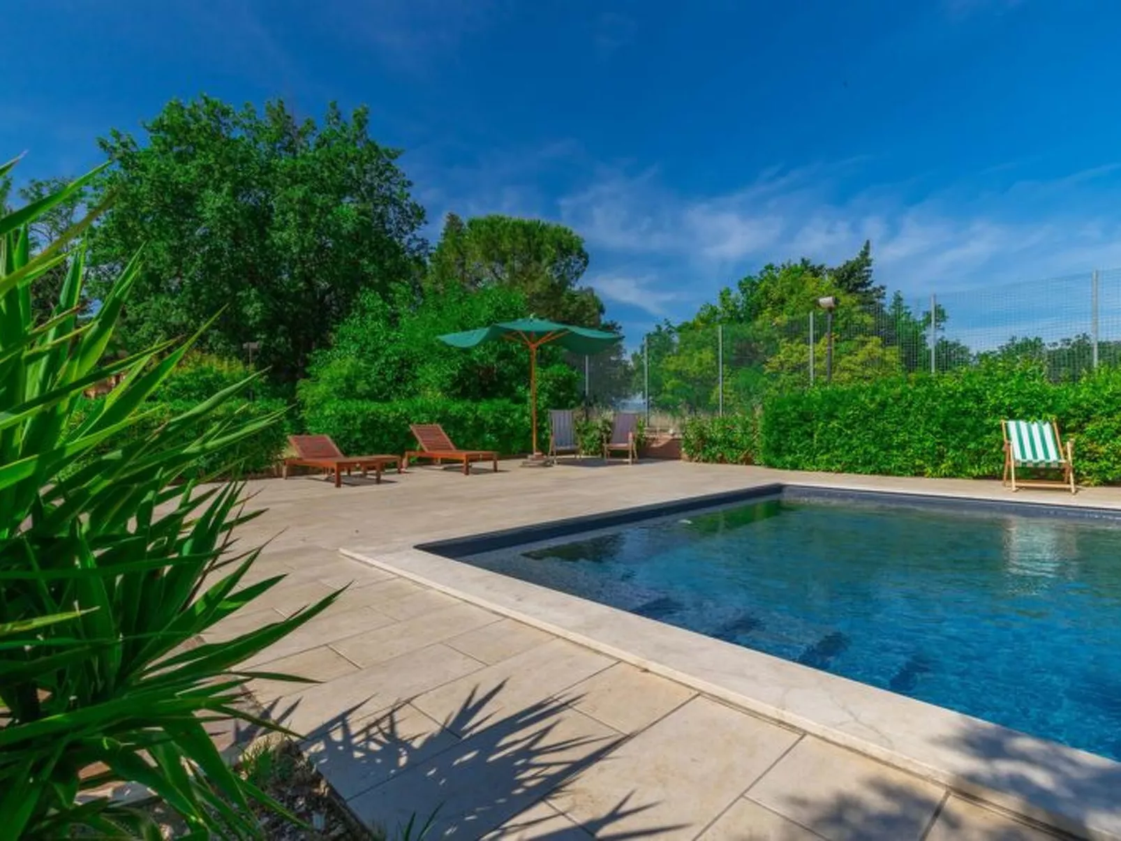 Sunrise Hill Holiday Home - Buiten