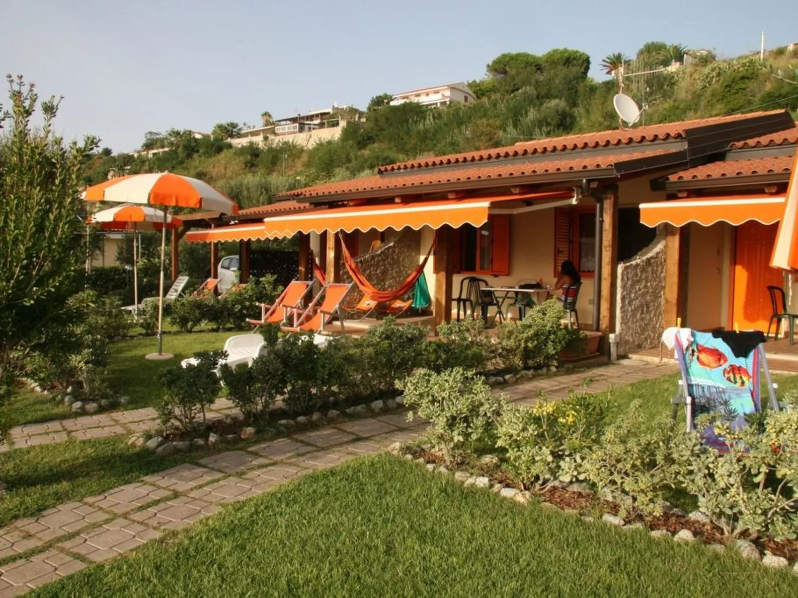 Luxus-Drei-Zimmer-Wohnungen mit großem Garten - Buiten