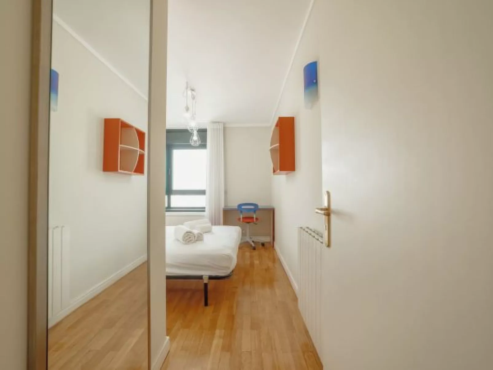 DOWNTOWN GRAND TOWER VIEW by VACATIONY - Binnen