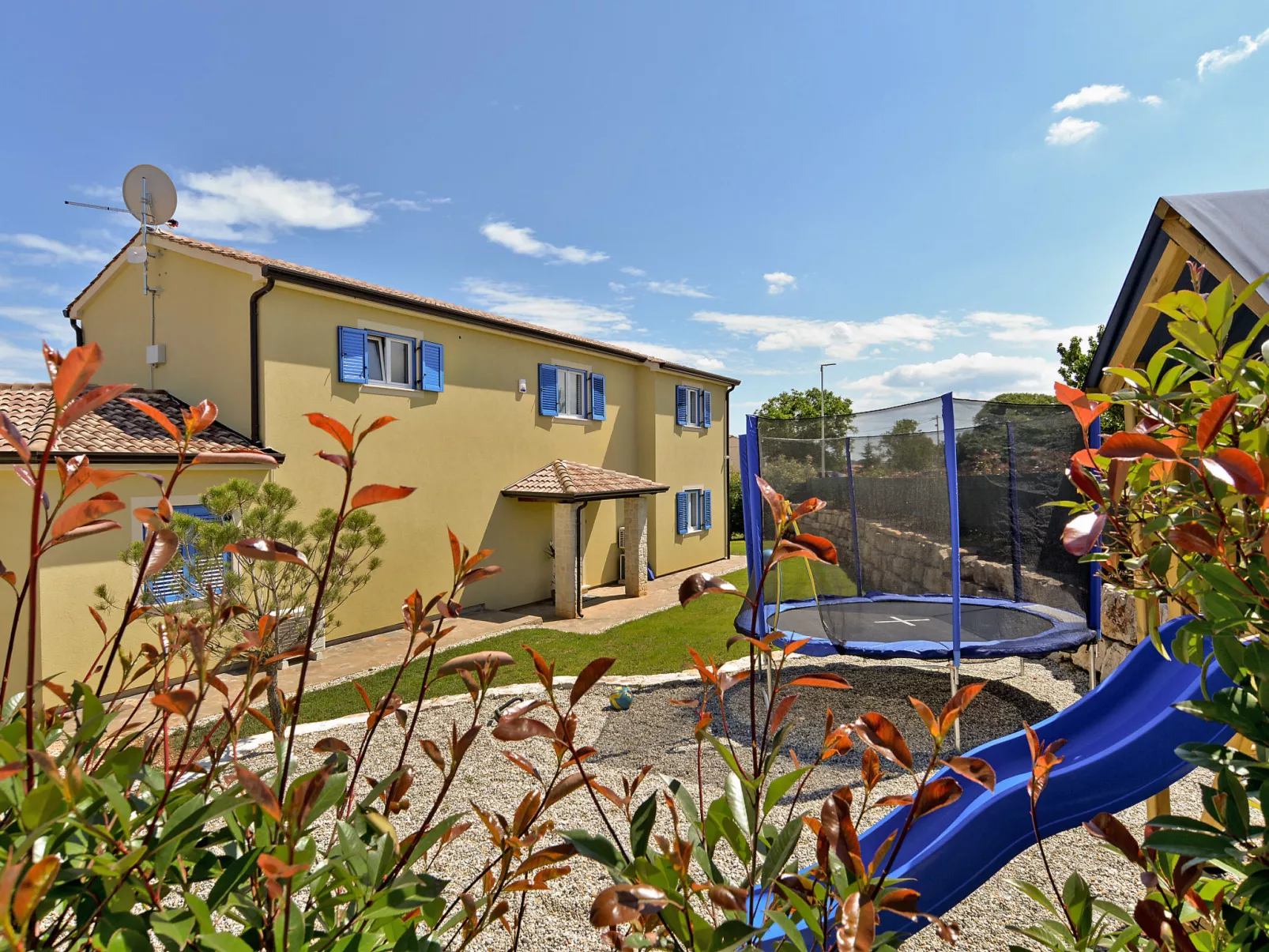 Villa 1519 - Image-tags.info