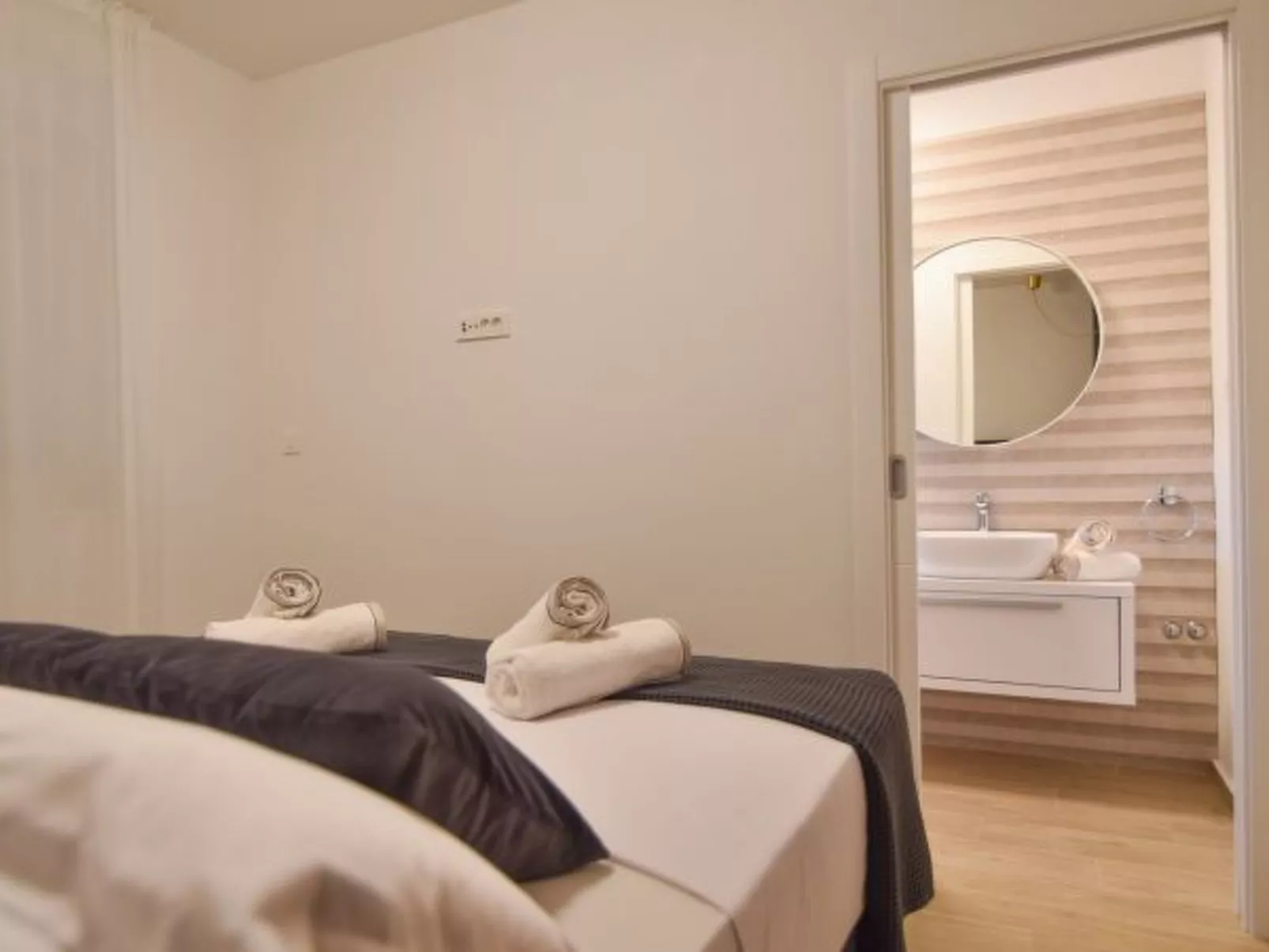 Villa La Perla Apt 2 4+2 with heated rooftop pool - Image-tags.info