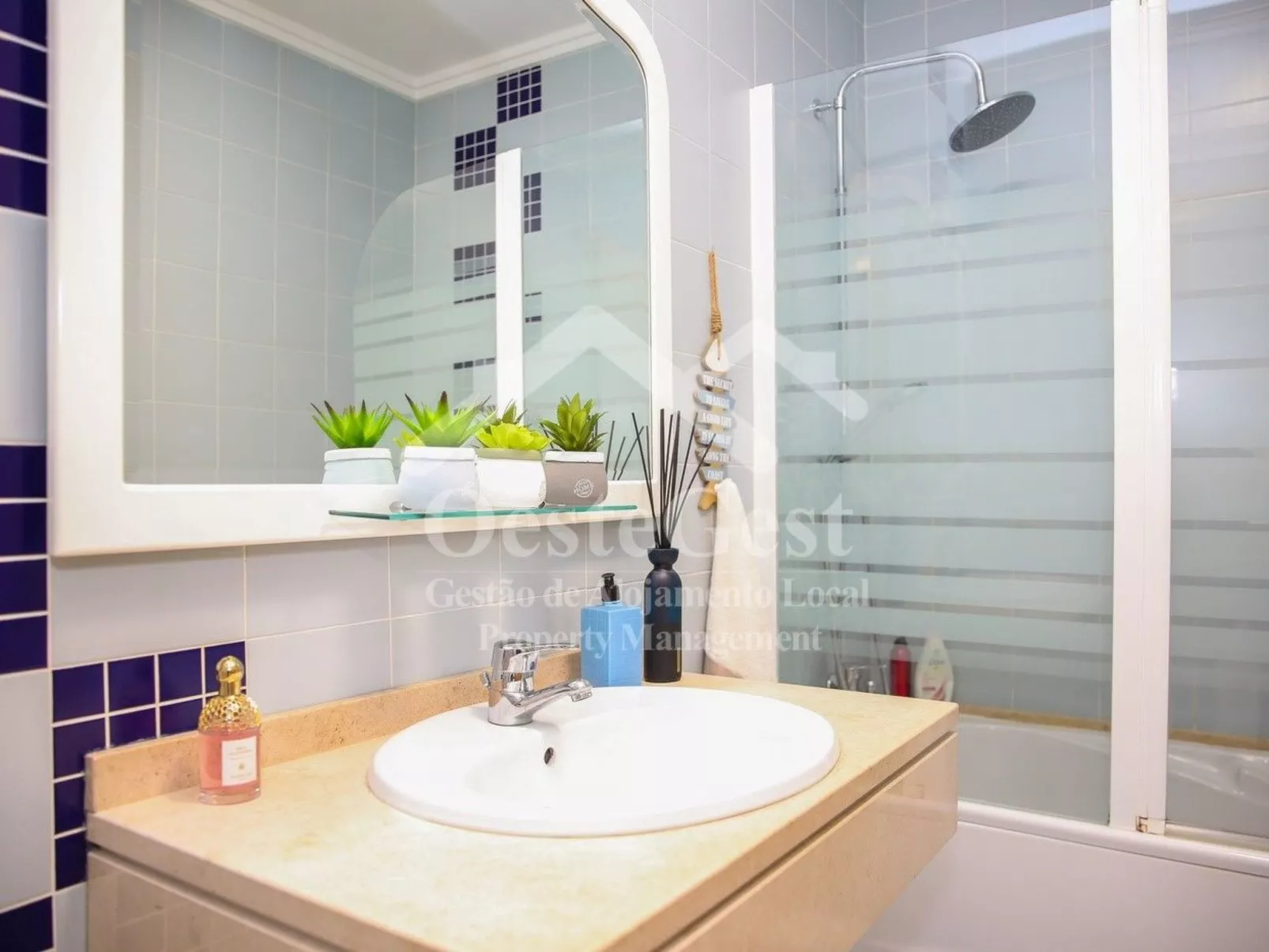 Haus Menezes - Binnen