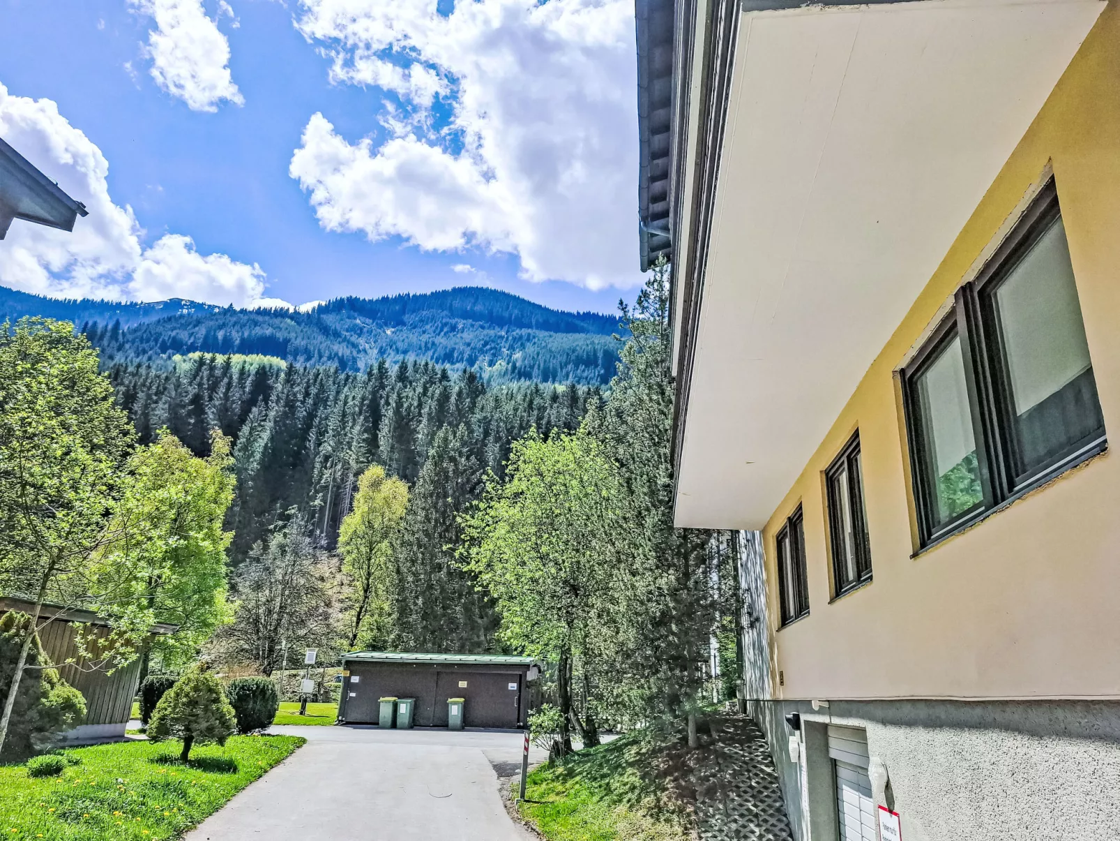 Kirchenblick - Buiten