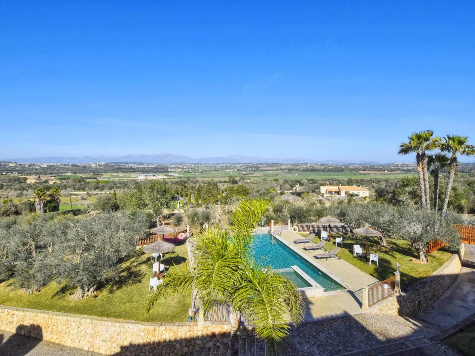 Wunderschönes Ferienhaus in Ariany mit Privatem Pool - Buiten