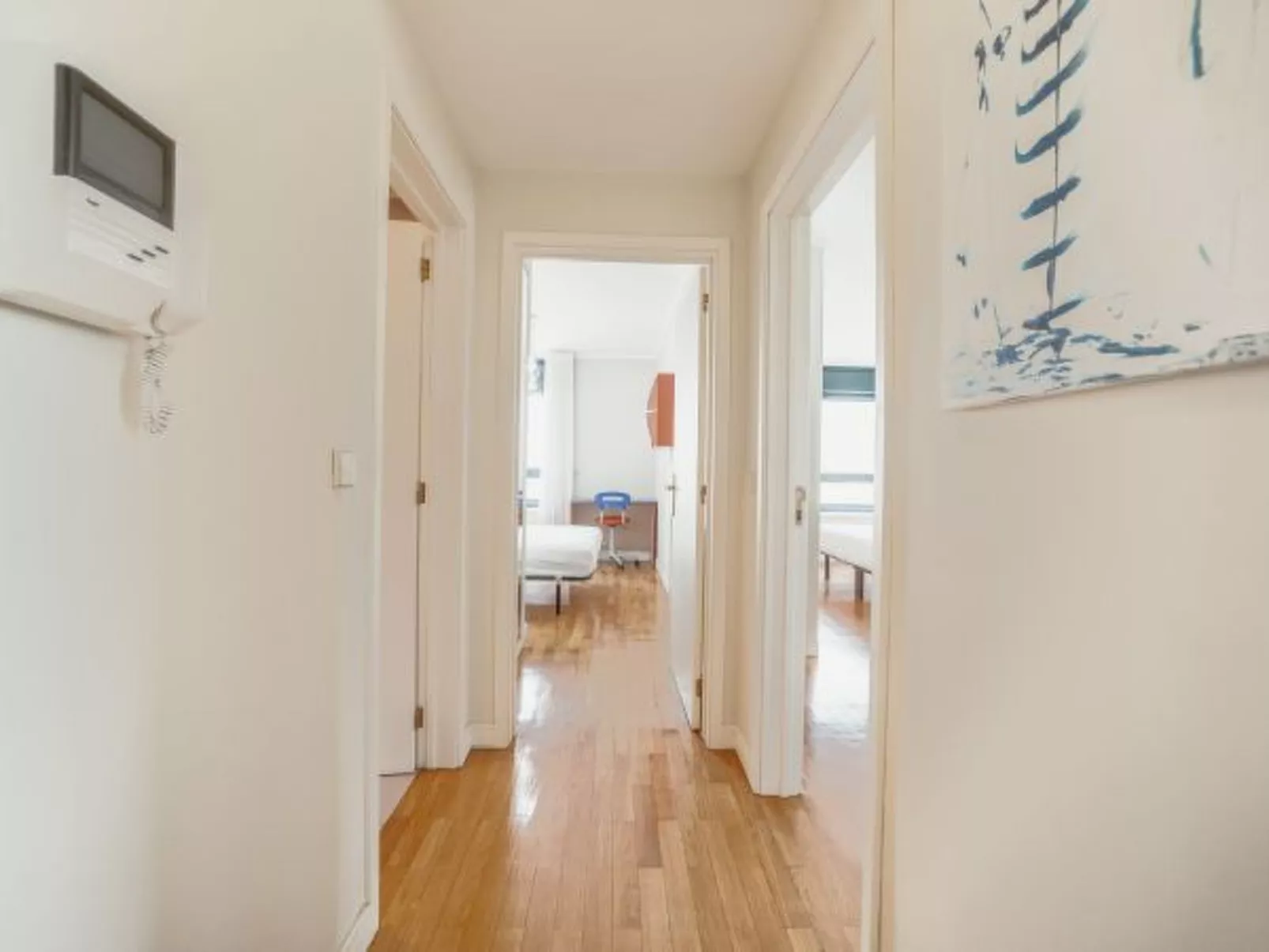 DOWNTOWN GRAND TOWER VIEW by VACATIONY - Binnen