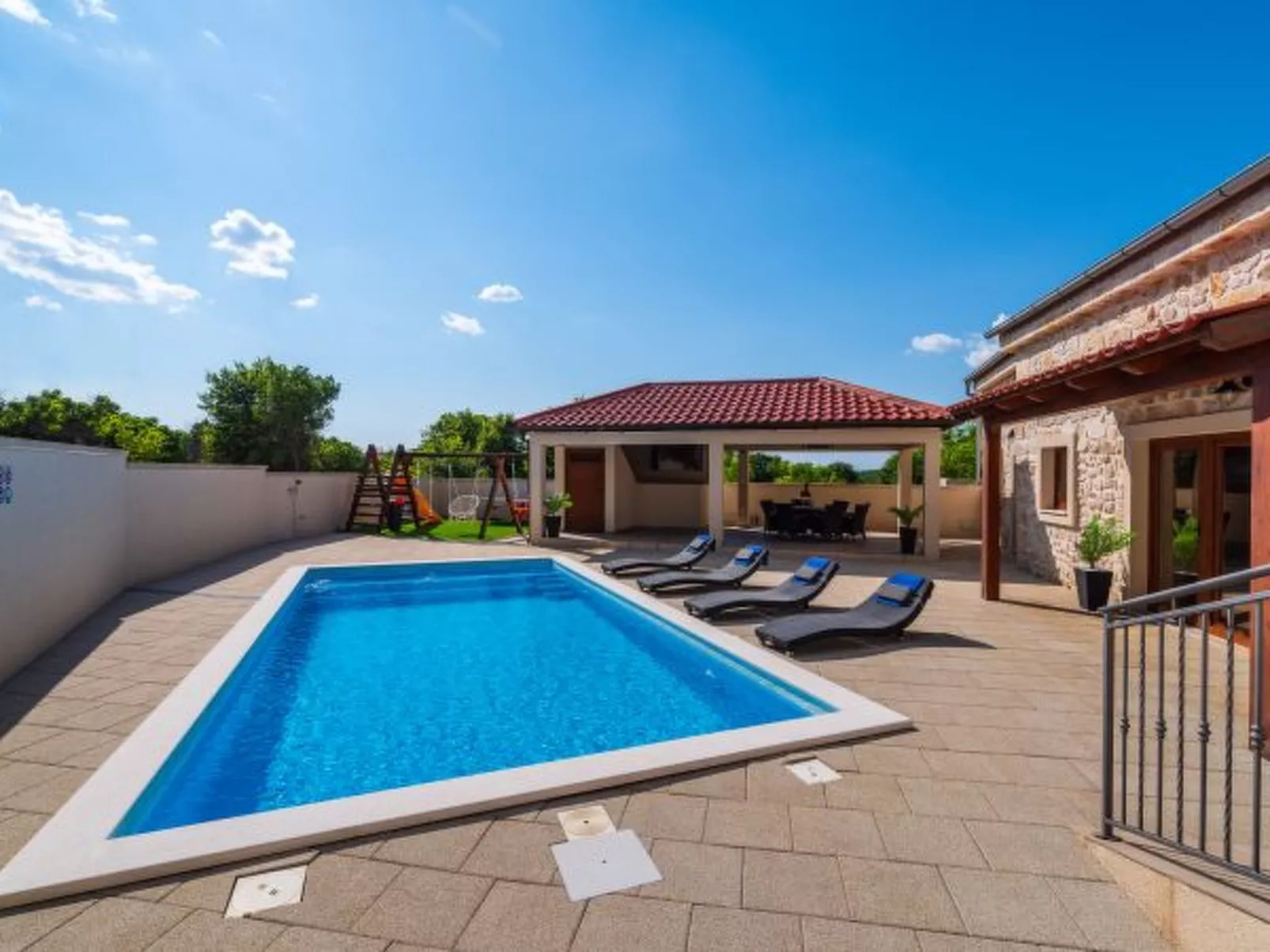 Villa Miandri with heated pool - Image-tags.info