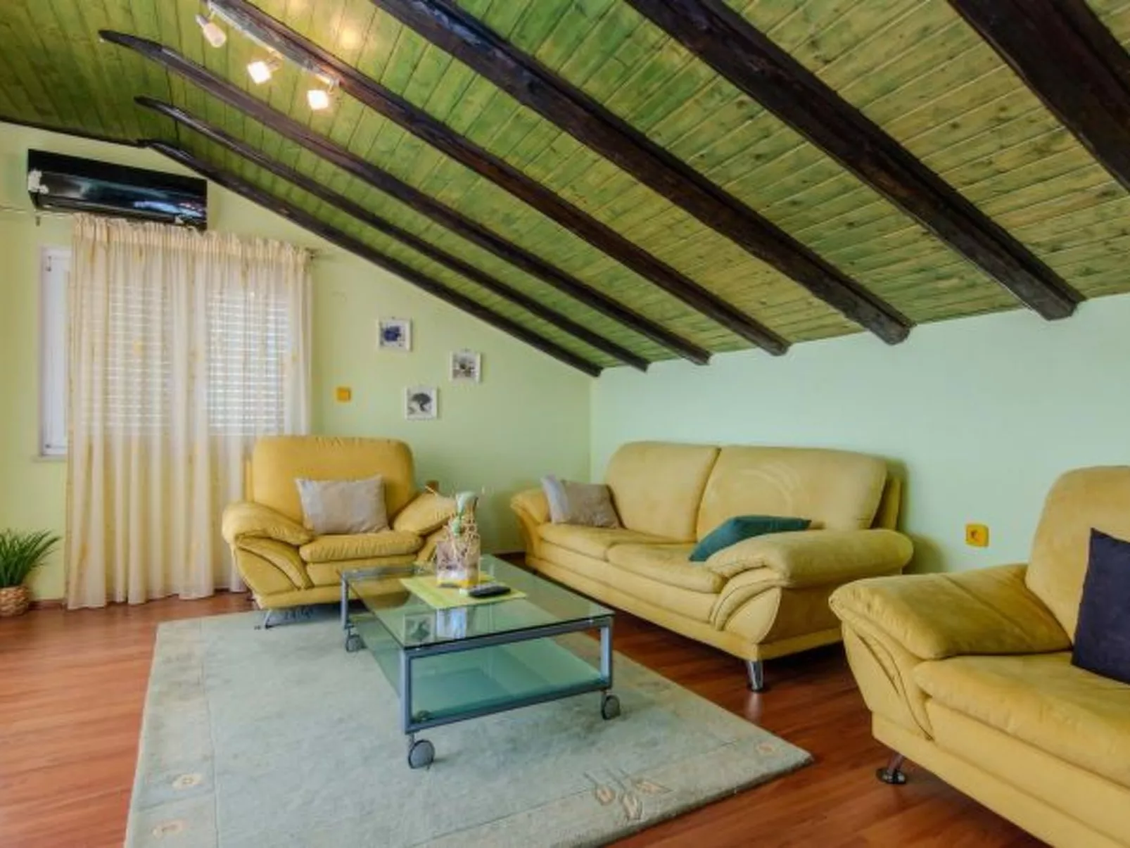 Villa Annamaria with large pool, Zadar - Image-tags.info