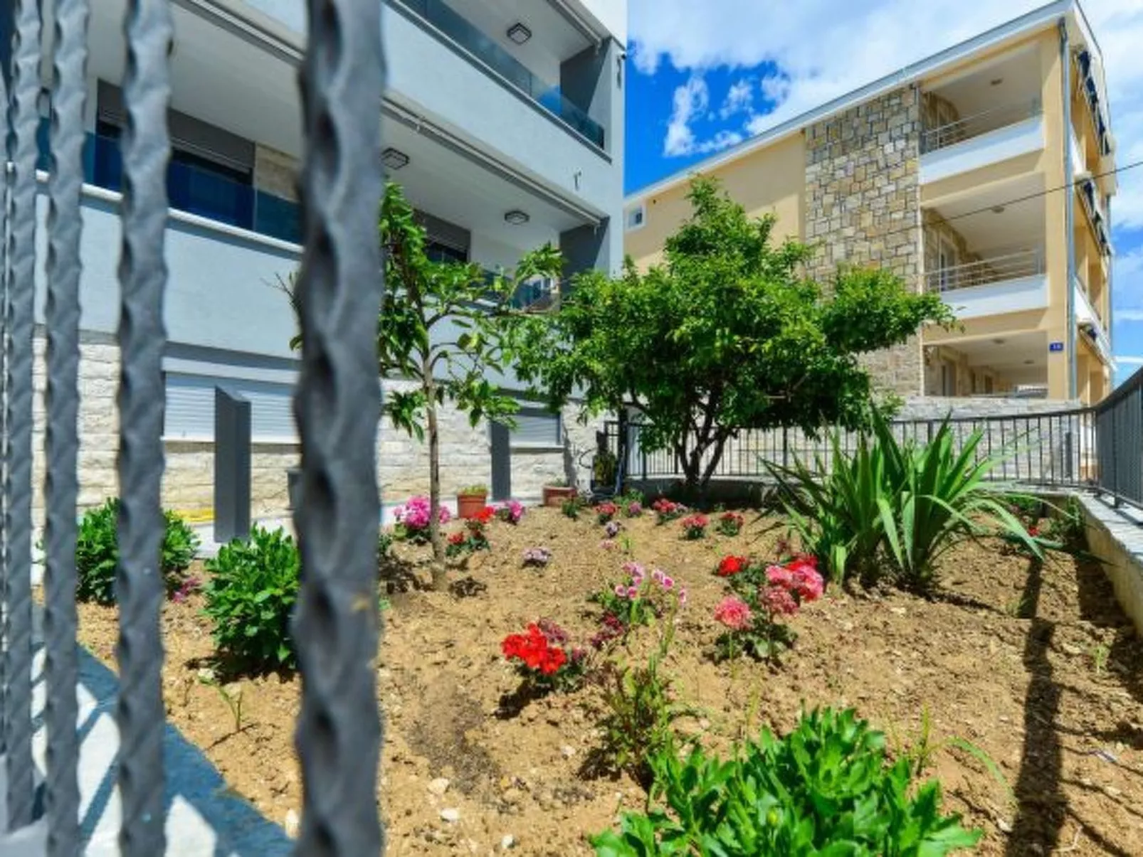 Modern Villa Futura with pool - Buiten