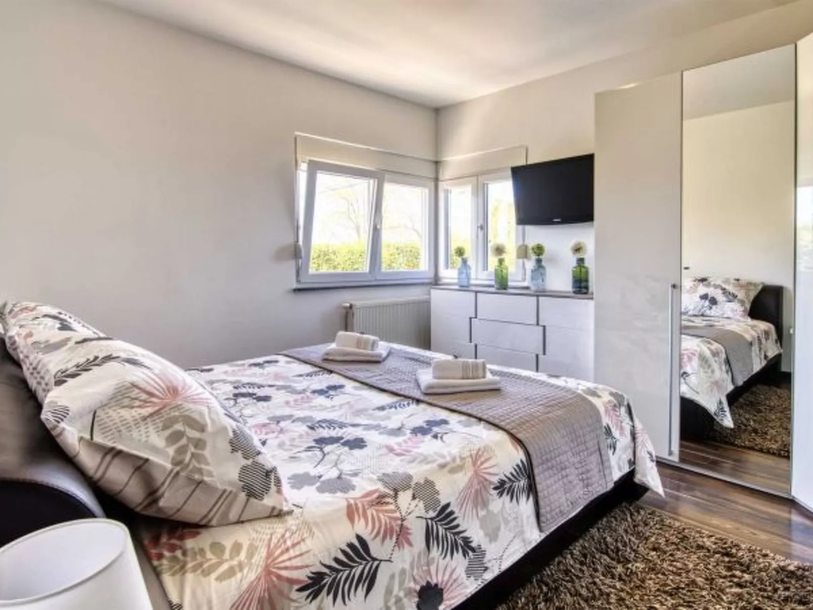 Villa Enna with heated pool - Image-tags.info