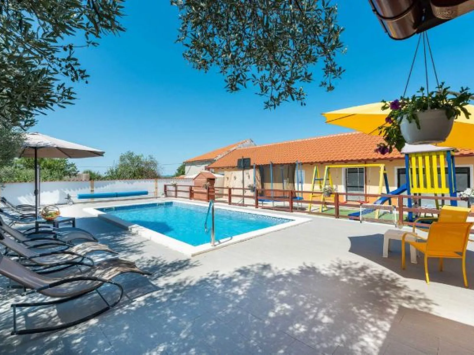 Holiday Home Vesna with pool - Image-tags.info