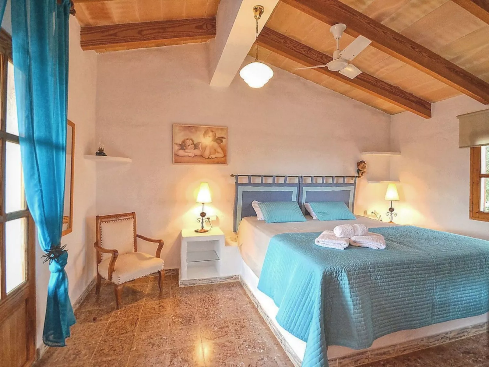 MONTSERRAT  ( SON PERETO ) - Binnen