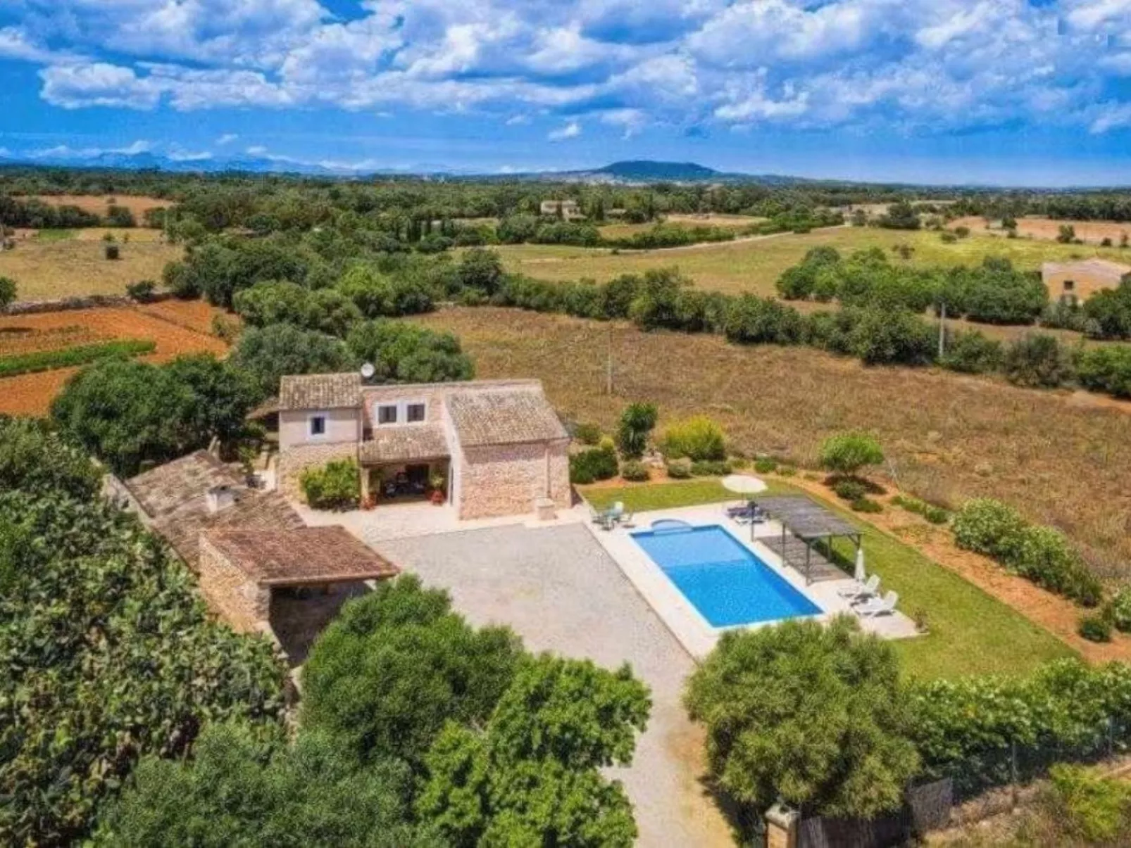 Wunderschönes Landhaus im Landhausstil mit Pool am Ortsrand von Felanitx - Buiten