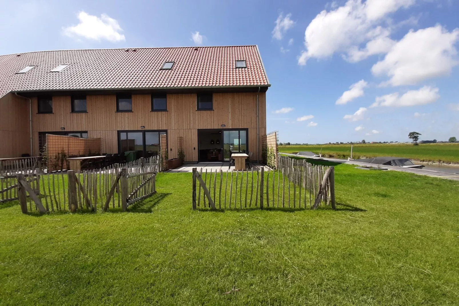 Friese Villa 5 in Leons