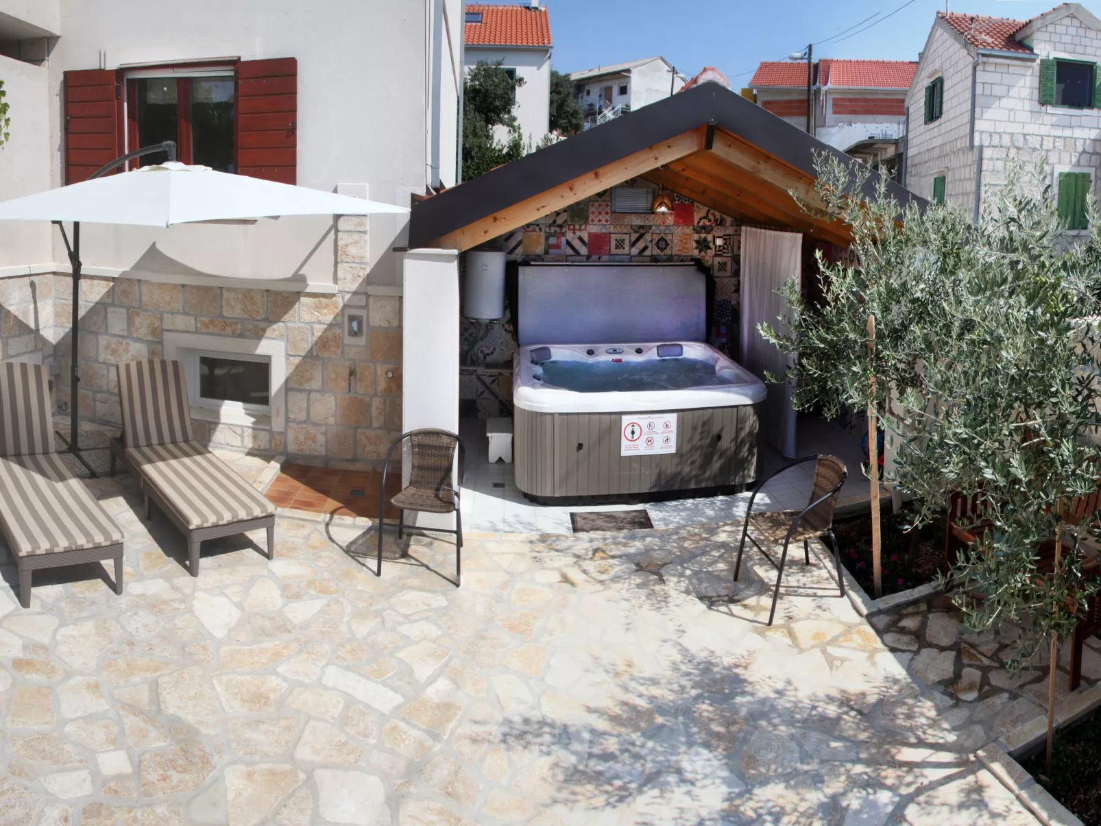 Haus in Mravince mit Whirlpool und Garten - Image-tags.info