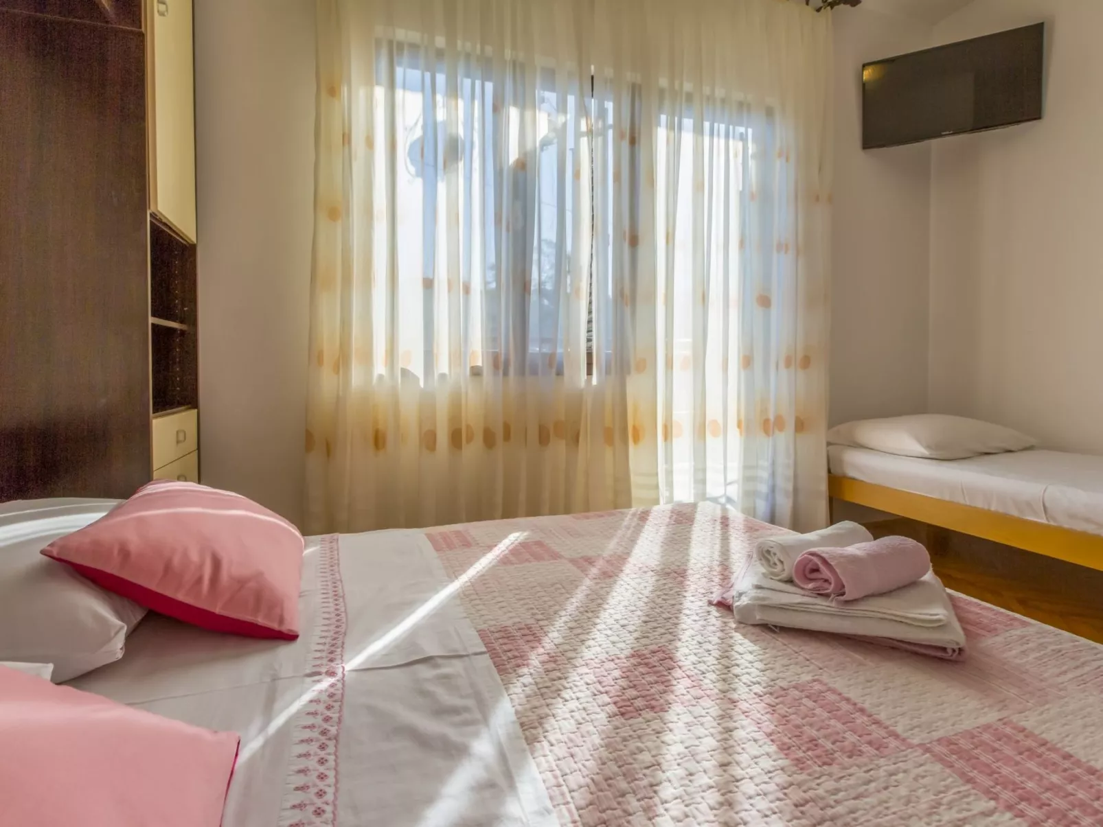 SOBE FRANO I LOVRO 1 / HR-10373-01 - Binnen