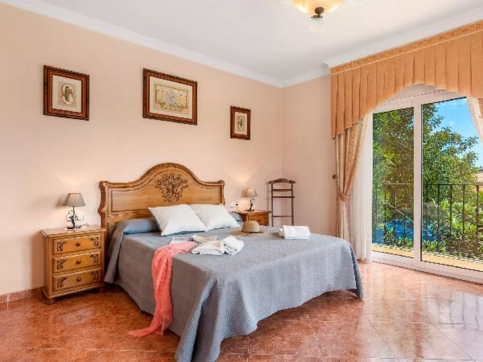 Villa Serena - PlusHolidays - Image-tags.info