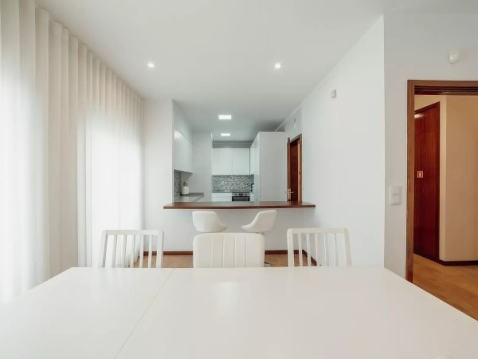 CITY CENTER GRAND SEA VIEW TERRACE by VACATIONY - Binnen