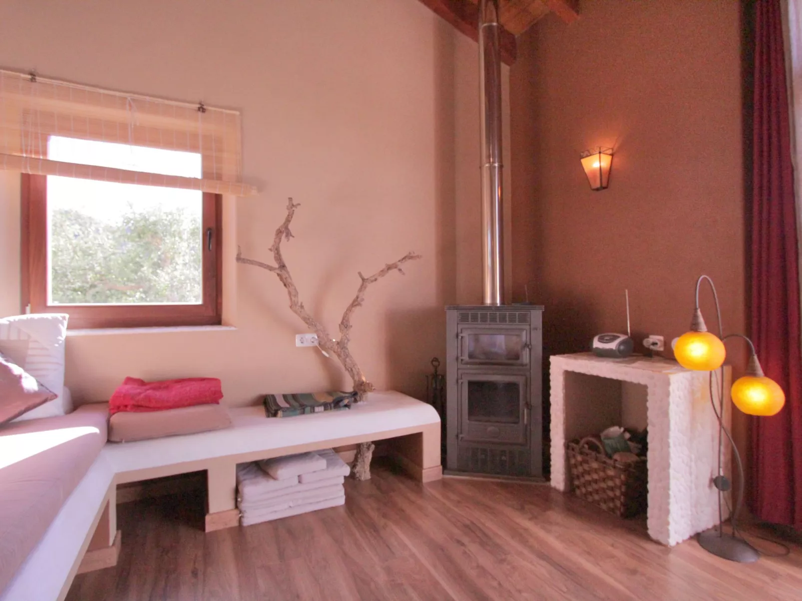 "The Natural Elements" - Binnen