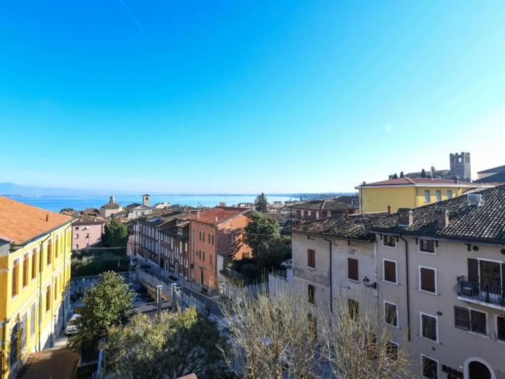 Desenzanoloft Smiling - Image-tags.info