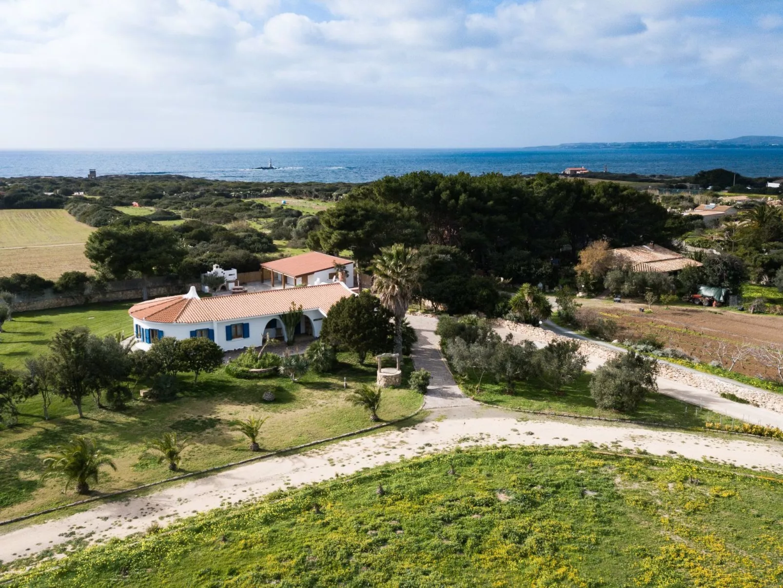 Haus in Calasetta mit Grill und Garten - Buiten