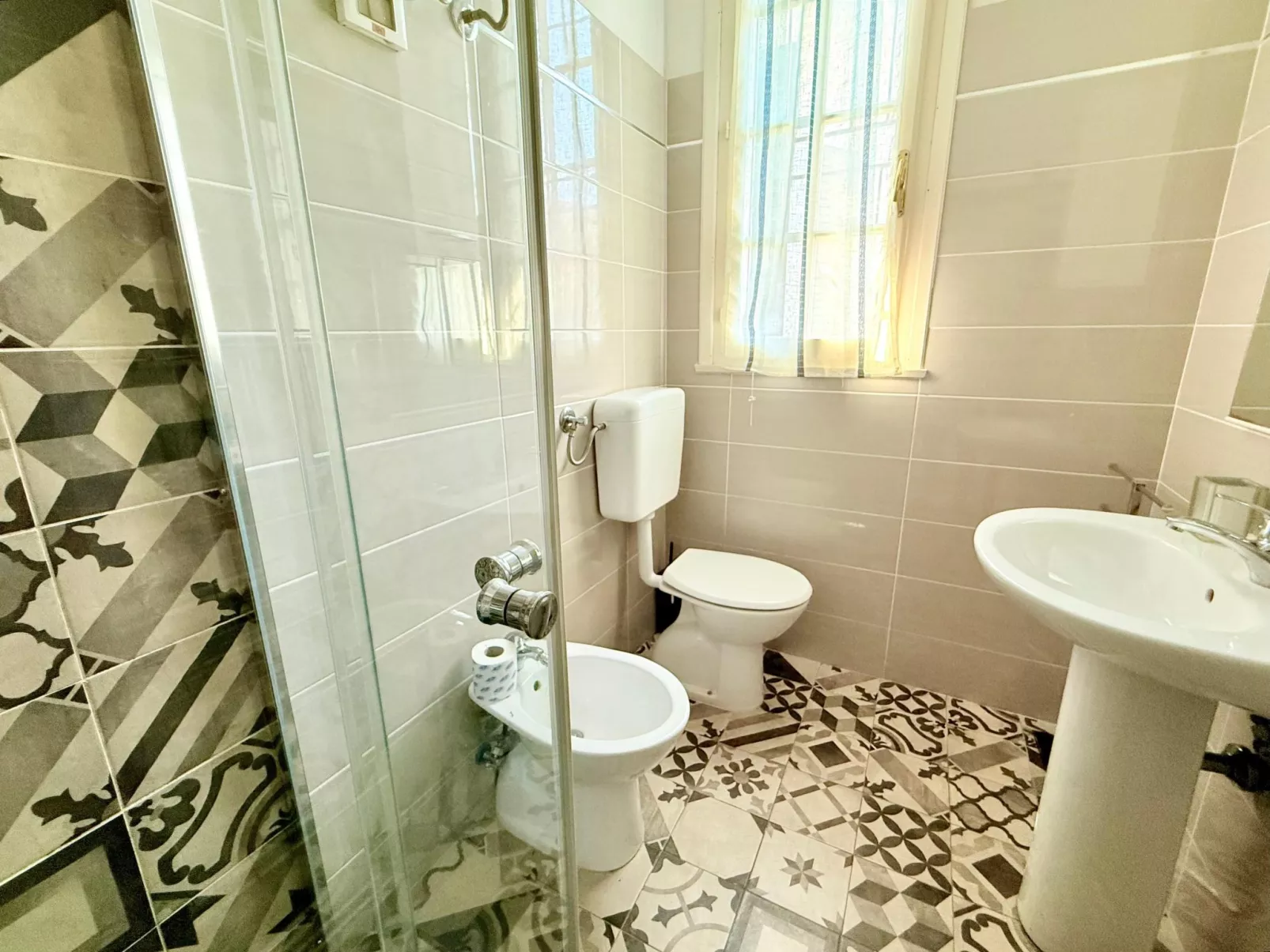 Gewächshaus im Erdgeschoss, 2 Gärten - Binnen