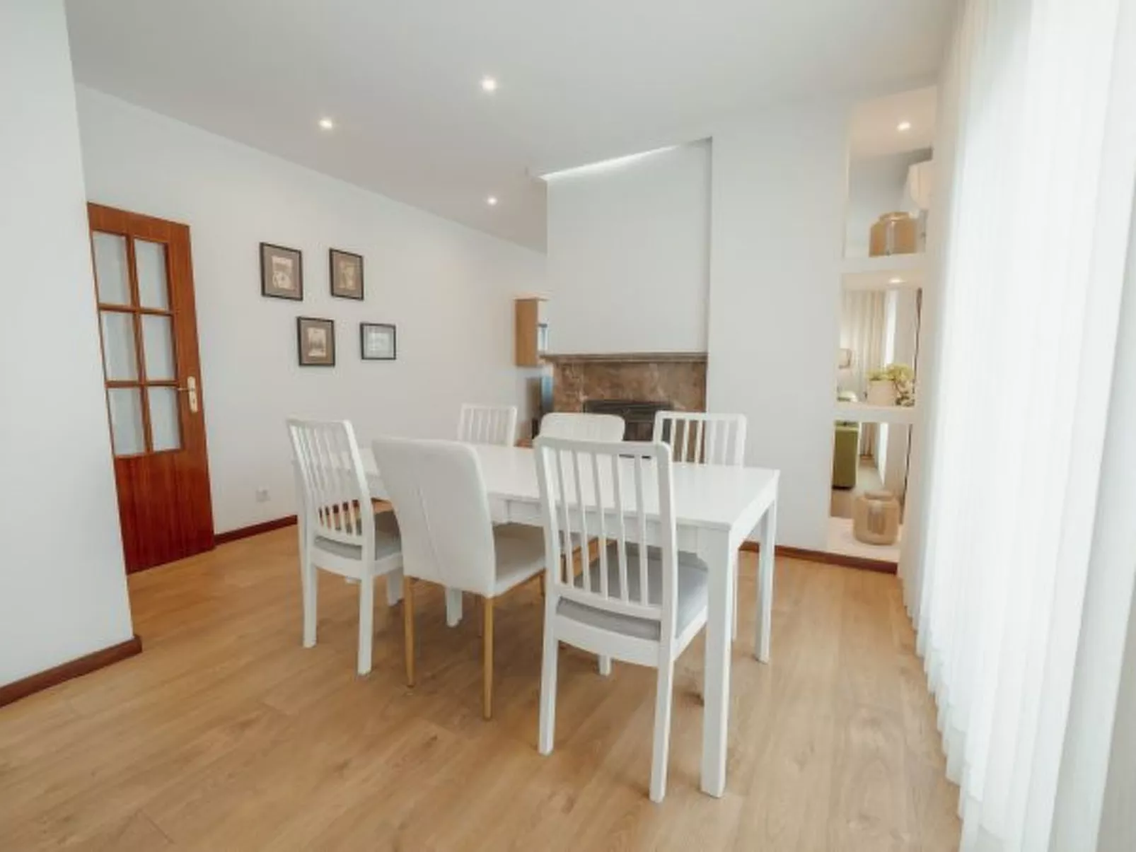 CITY CENTER GRAND SEA VIEW TERRACE by VACATIONY - Binnen