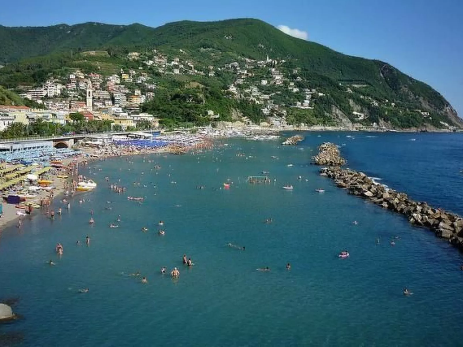 Ferienzimmer 'Mansarda Lina' mit Terrasse - Buiten