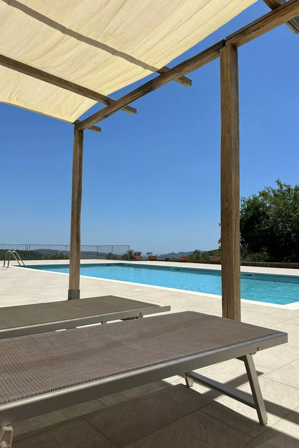 Tolles Reihenhaus im Olivenhain - Buiten