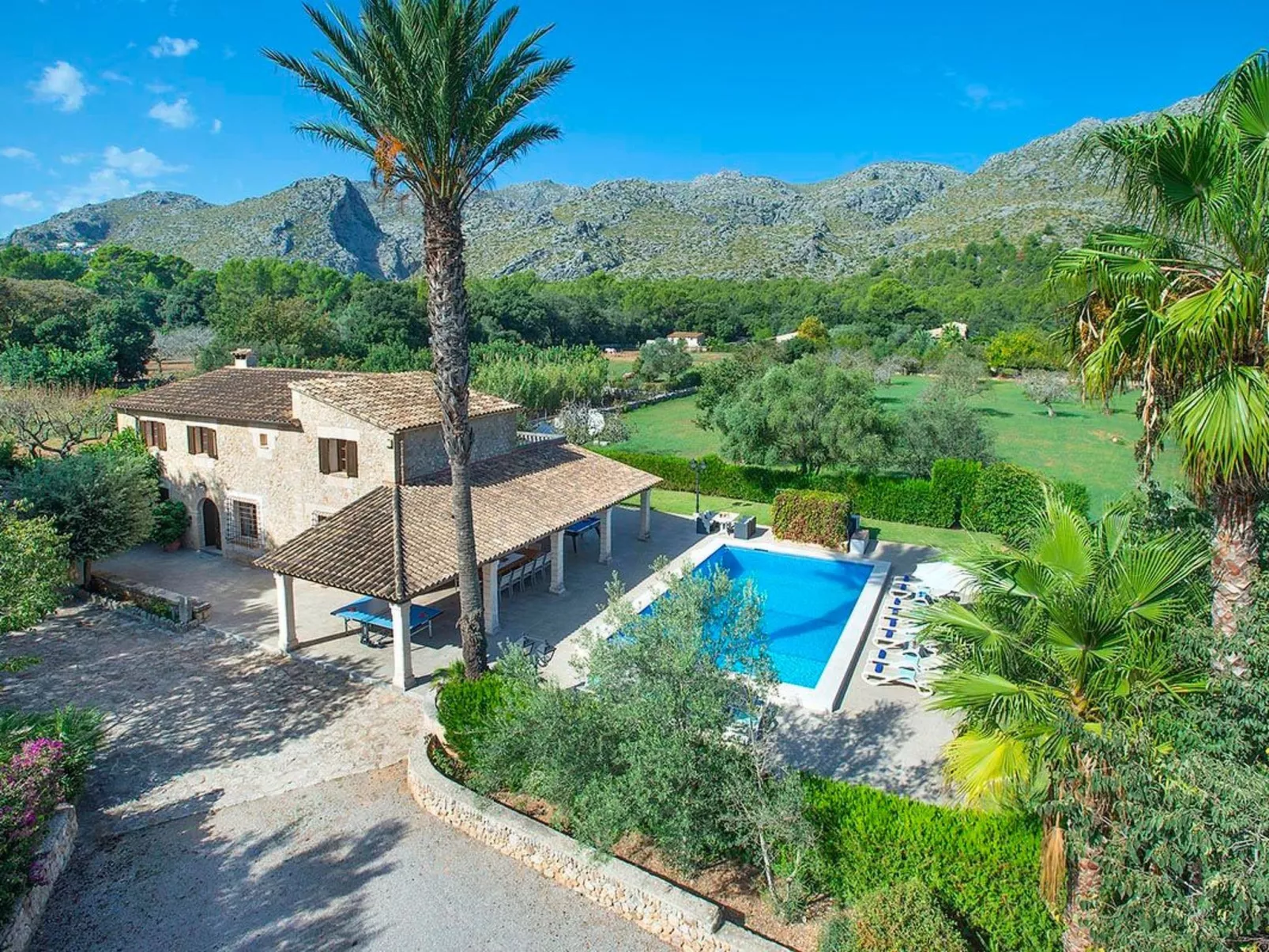 Impresionate Villa para 12 , Cala San Vicente - Buiten