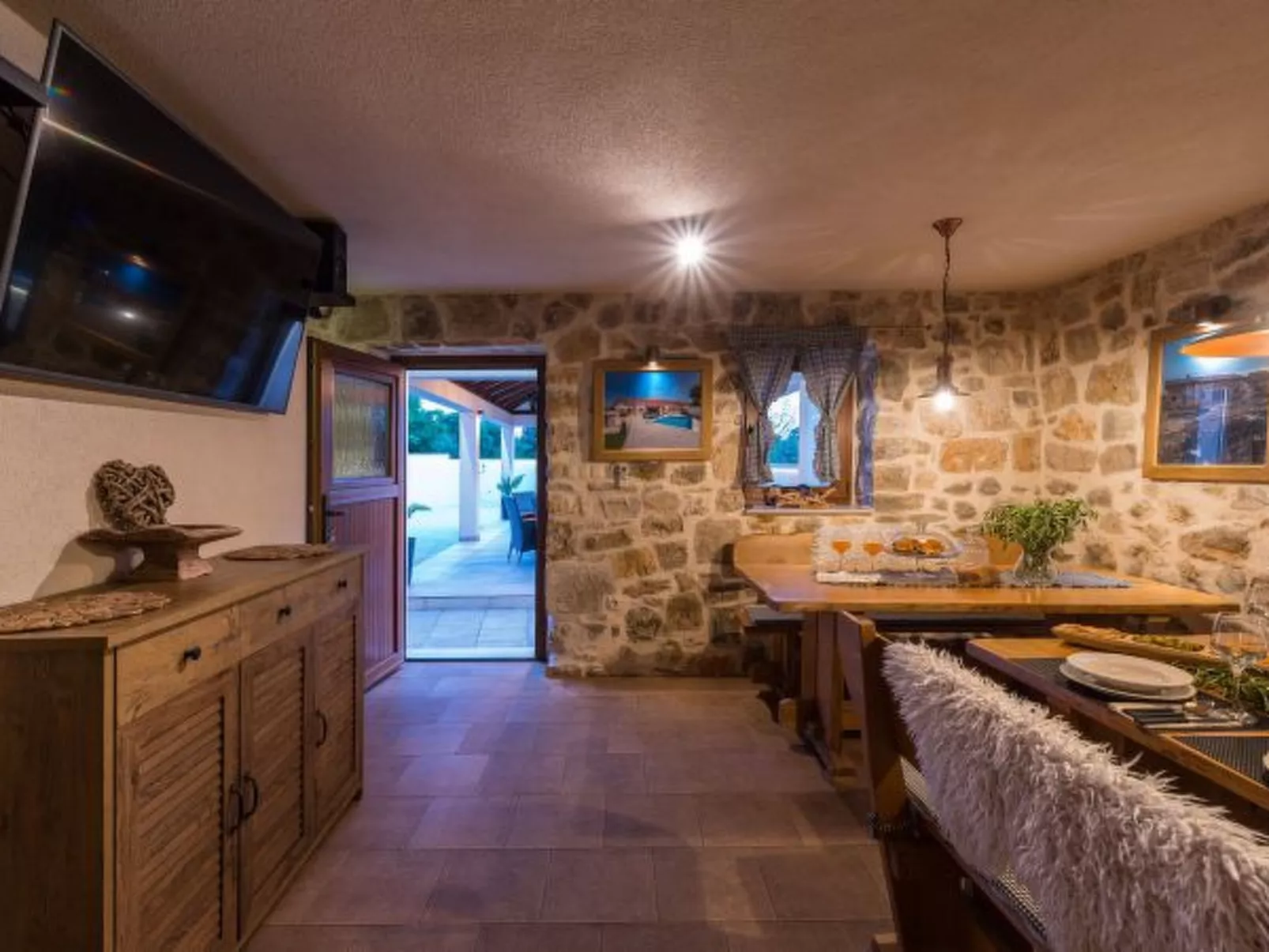 Villa Miandri with heated pool - Image-tags.info