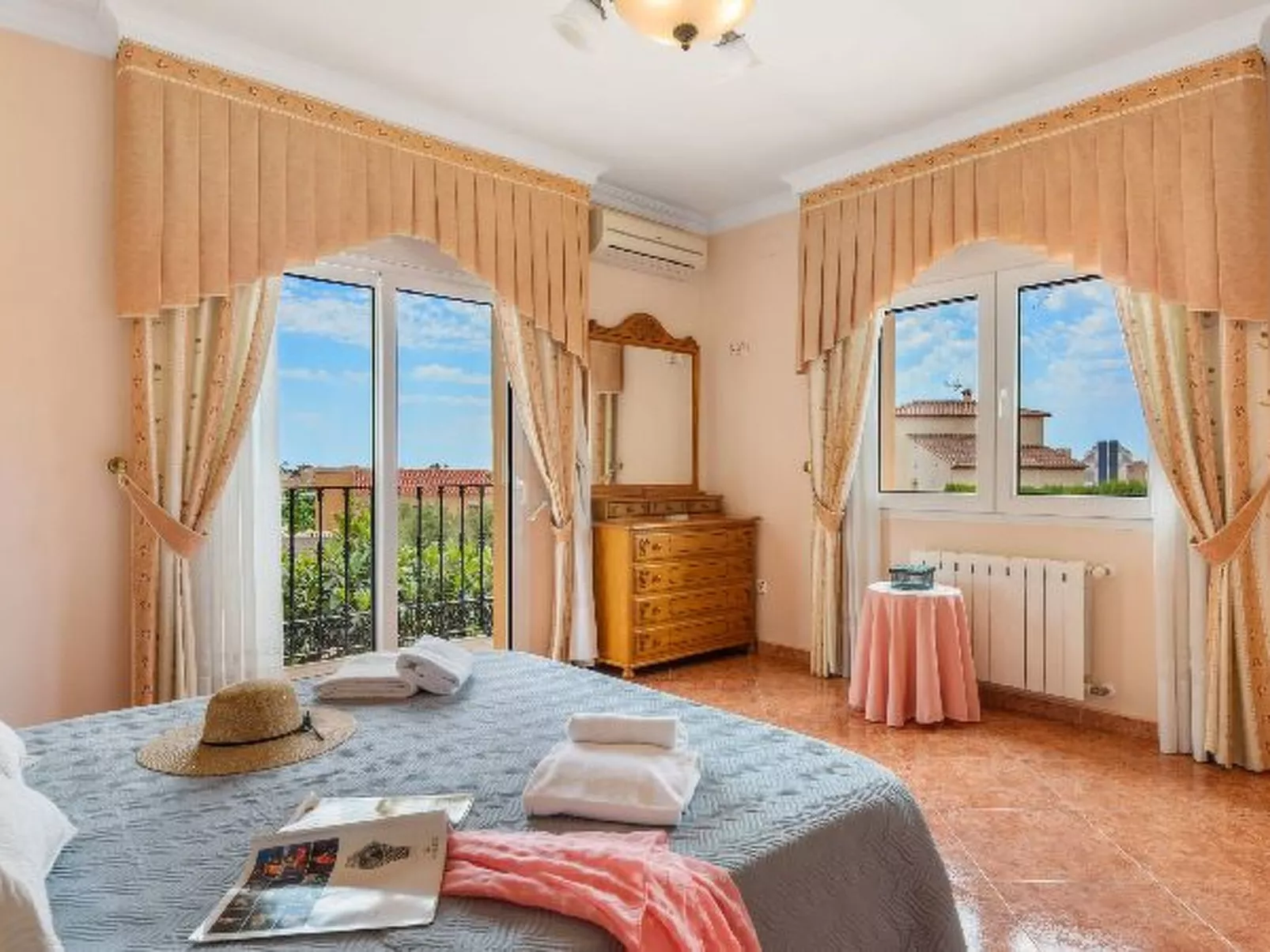 Villa Serena - PlusHolidays - Image-tags.info