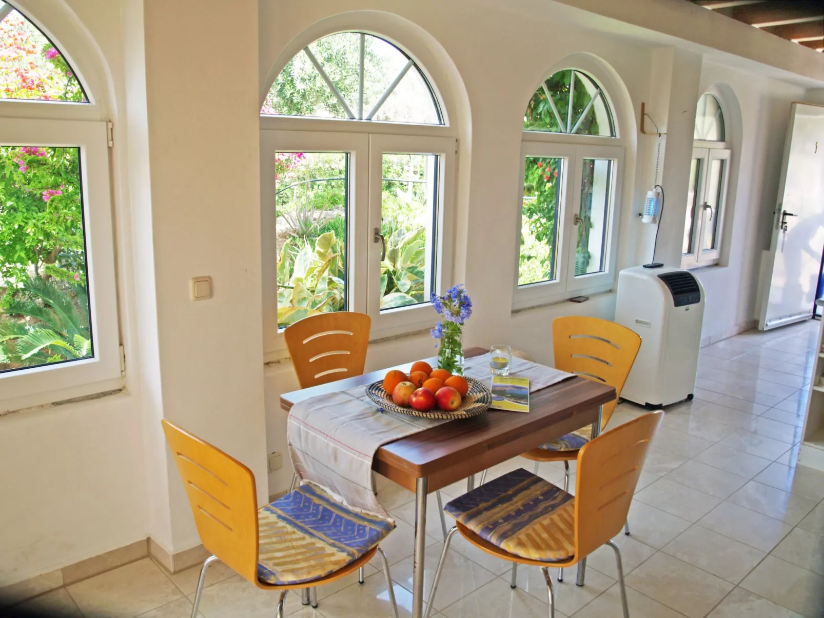 In Ermioni mit Grill, gemeinschaftlichem Pool und Terrasse - Binnen